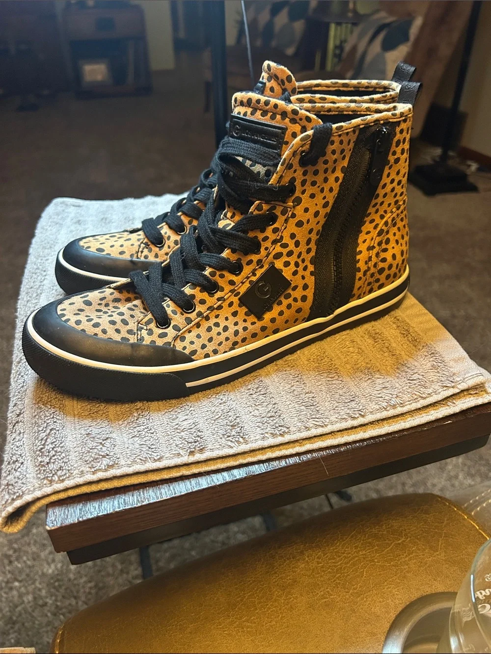 GBG Los Angeles Leopard-Print High-Top Sneakers in Black & Tan